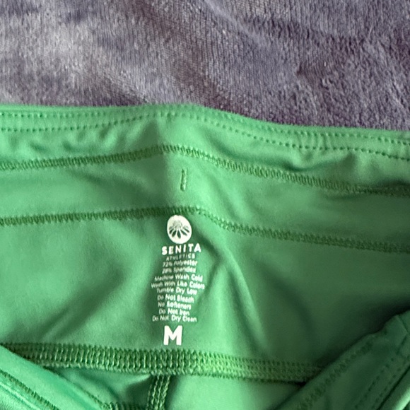 Senita Athletics Vibrant Green Leggings Capri size medium - Picture 2 of 3